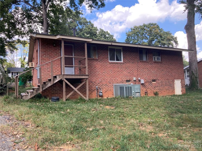 Property image 3 at 5221 Queen Anne Road, Charlotte, NC 28217