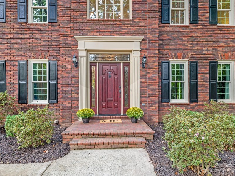 Property image 2 at 8527 Foxbridge Drive, Matthews, NC 28104