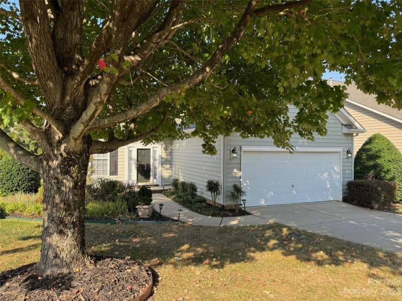 Property image 3 at 419 Garnet Court, Fort Mill, SC 29708