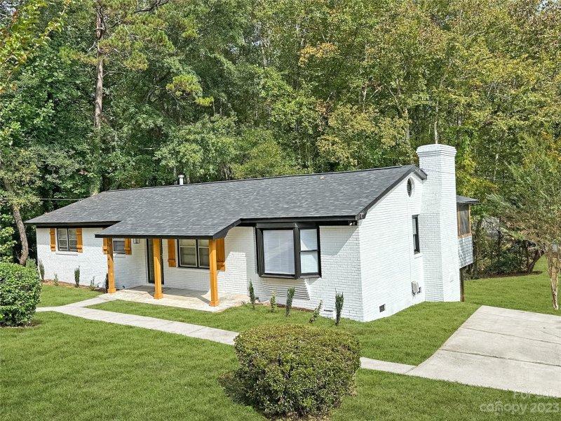 Property image 3 at 2840 Crescent Lane, Gastonia, NC 28052