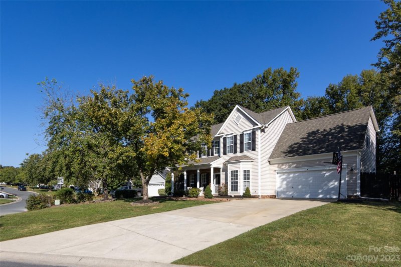 Property image 2 at 9003 Brad Court, Matthews, NC 28104