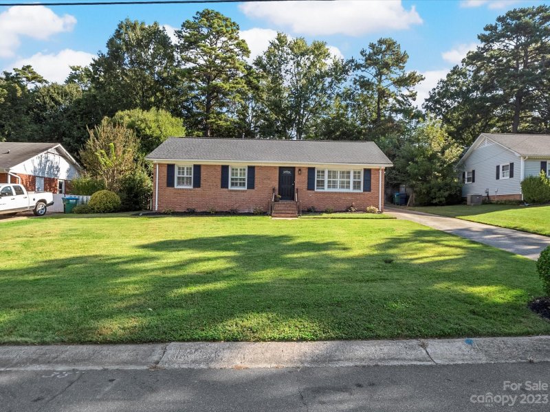 Property image 2 at 901 Markwell Drive, Matthews, NC 28105