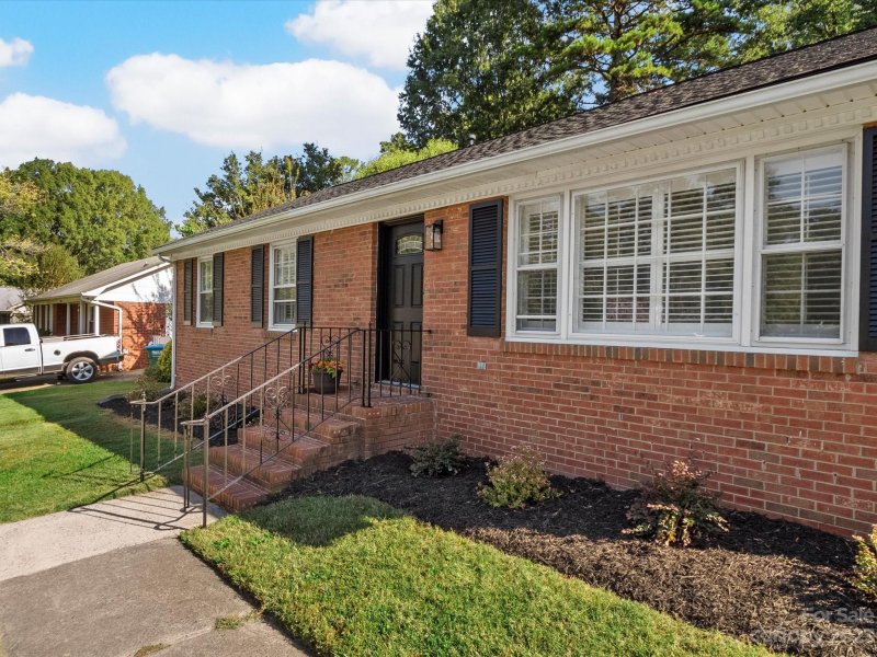 Property image 3 at 901 Markwell Drive, Matthews, NC 28105