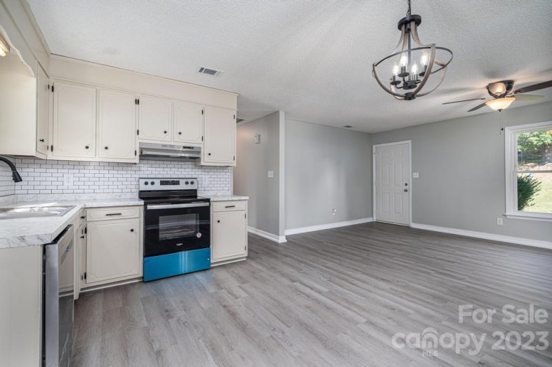 Property image 4 at 804 S Laurel Street, Lincolnton, NC 28092