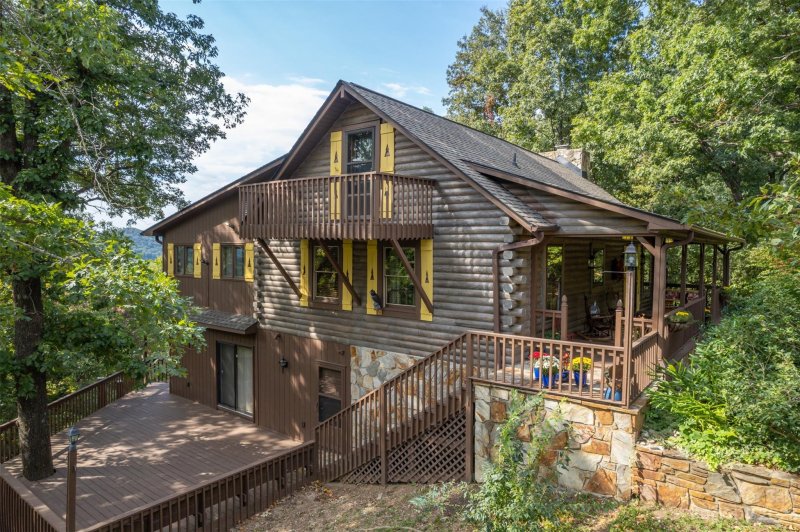 Property image 2 at 677 White Oak Mountain Road, Columbus, NC 28722