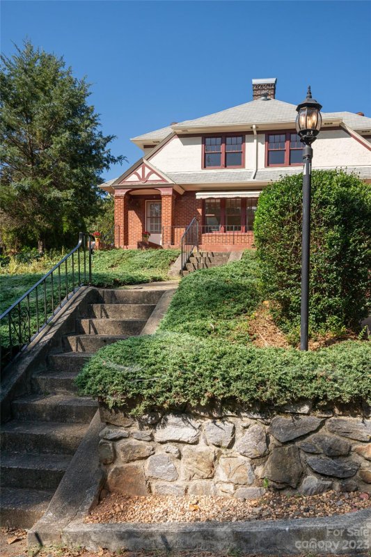 Property image 2 at 7 Lynwood Road, Asheville, NC 28804