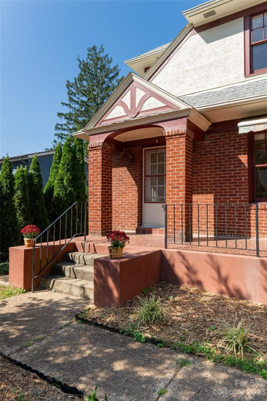 Property image 4 at 7 Lynwood Road, Asheville, NC 28804