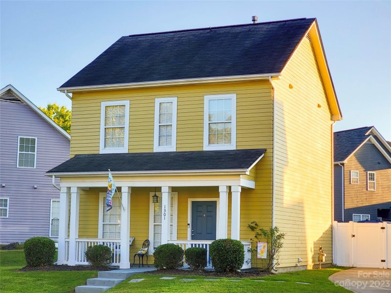 Property image 2 at 1301 Rising Oak Drive, Charlotte, NC 28206