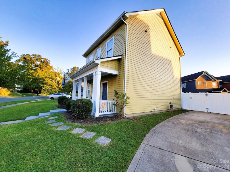 Property image 3 at 1301 Rising Oak Drive, Charlotte, NC 28206