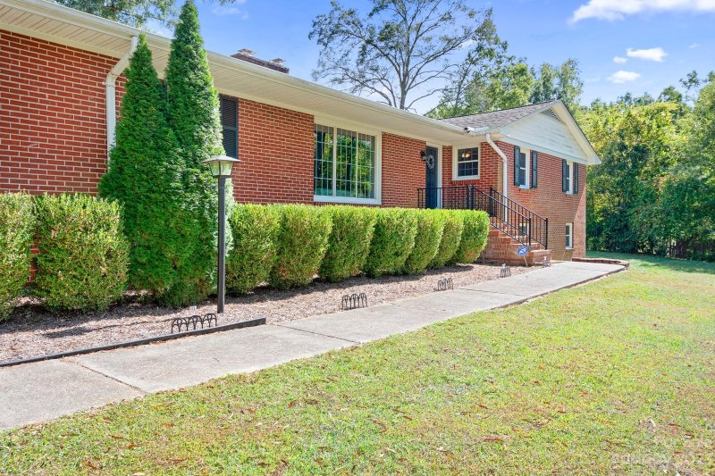 Property image 4 at 3712 Southwood Drive, Gastonia, NC 28056