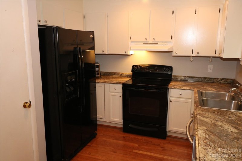 Property image 2 at 11325 Wt Harris Boulevard, Charlotte, NC 28212