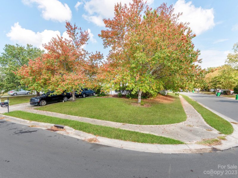 Property image 2 at 2702 Robyns Glen Drive, Charlotte, NC 28269