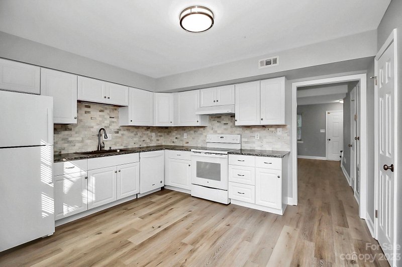 Property image 4 at 8817 Hunter Ridge Drive, Charlotte, NC 28226