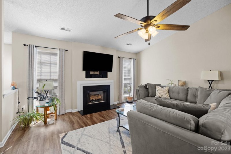 3254 Hawick Commons Drive