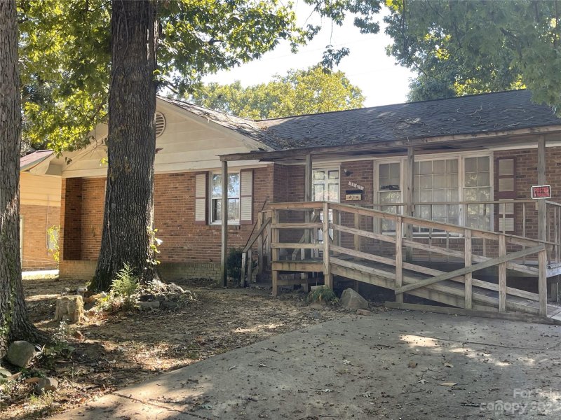 1101 Georgetown Drive