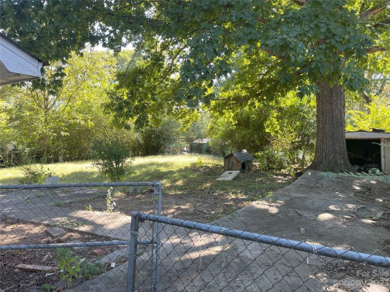 Property image 3 at 1101 Georgetown Drive, Charlotte, NC 28213