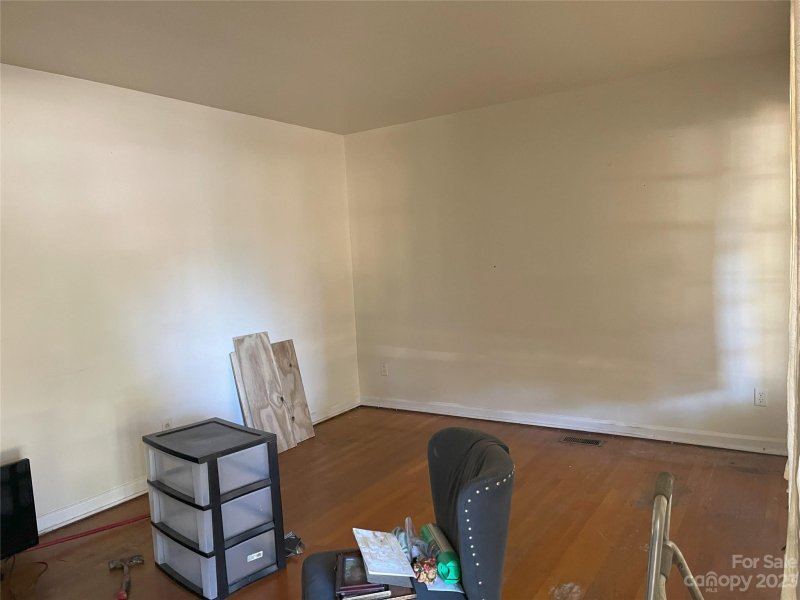 Property image 4 at 1101 Georgetown Drive, Charlotte, NC 28213