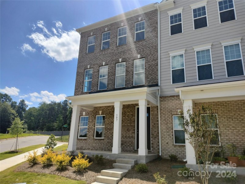 Property image 2 at 307 Cramerton Mills Parkway, Cramerton, NC 28032