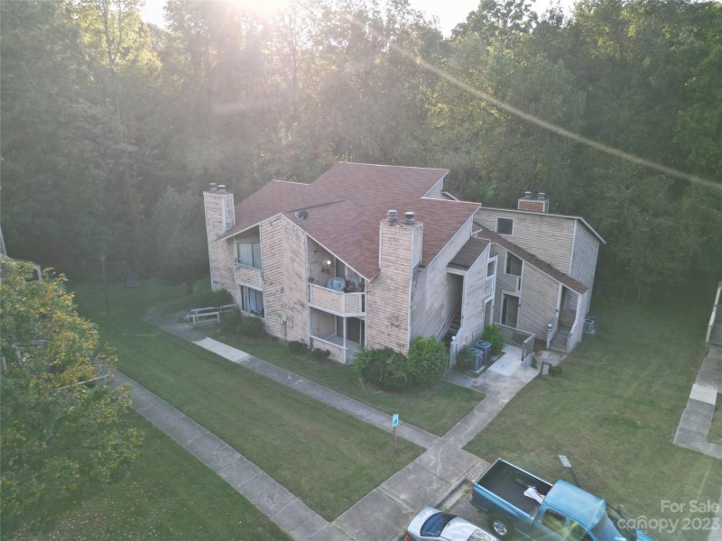 Property image 3 at 4408 Sharon Chase Drive, Charlotte, NC 28215