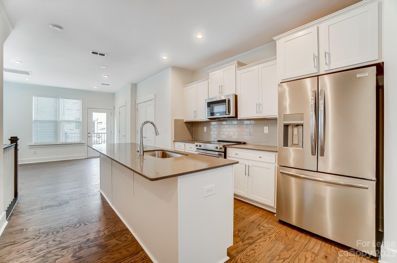 Property image 2 at 5019 Sovereignty Court, Charlotte, NC 28205