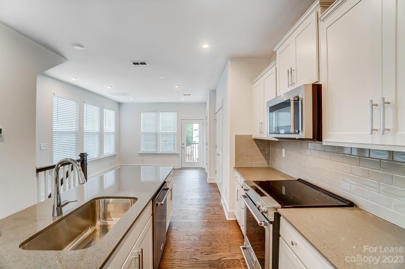 Property image 4 at 5019 Sovereignty Court, Charlotte, NC 28205