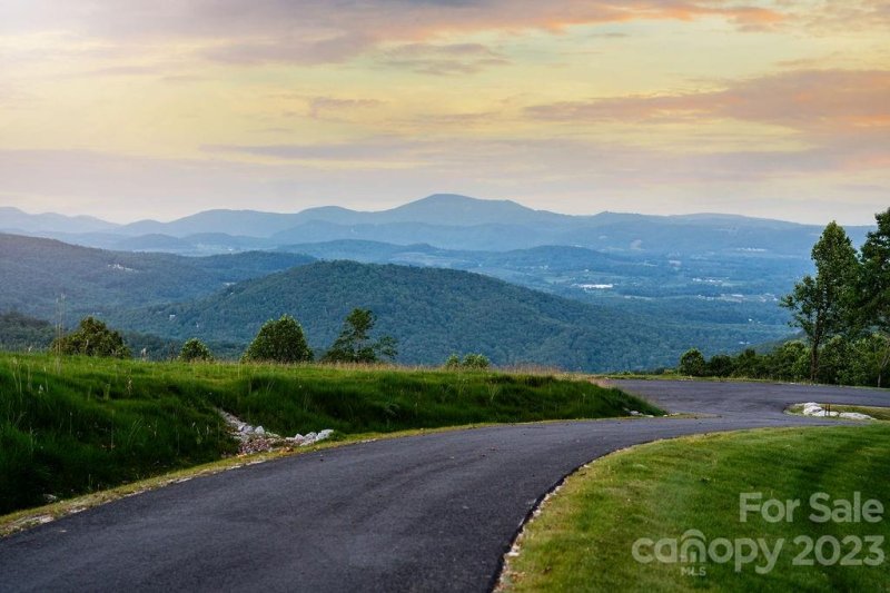 Property image 4 at 0000 East Garden Trail, Hendersonville, NC 28792