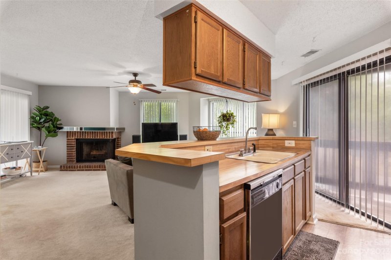 Property image 3 at 8208 Cedar Glen Drive, Charlotte, NC 28212