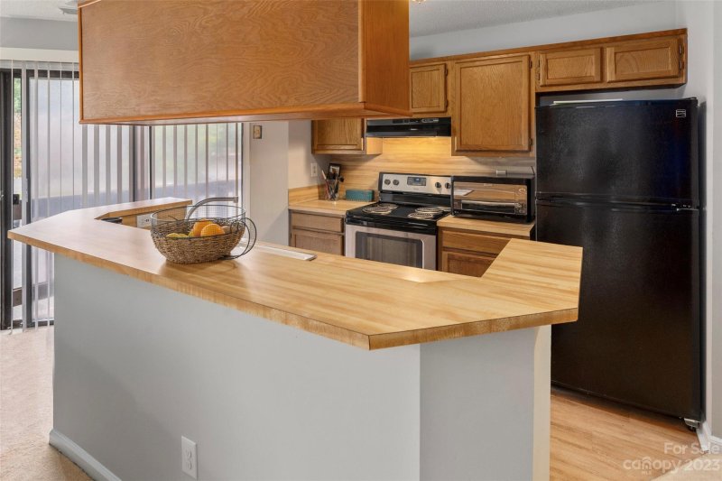 Property image 4 at 8208 Cedar Glen Drive, Charlotte, NC 28212