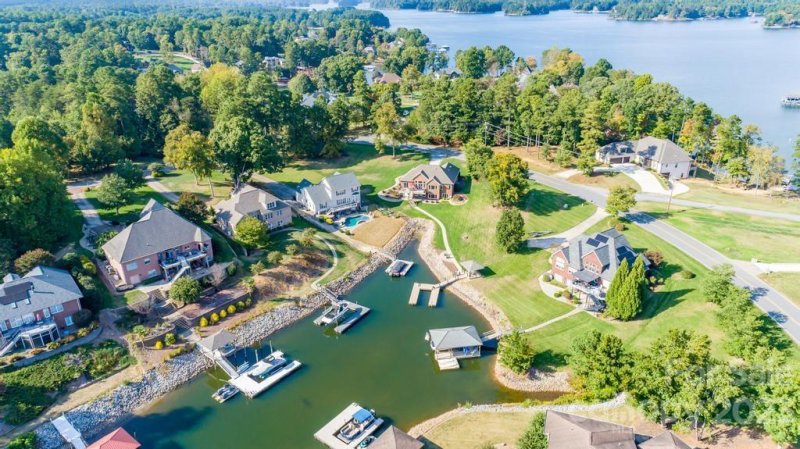 Property image 3 at 9431 Island Point Road, Sherrills Ford, NC 28673