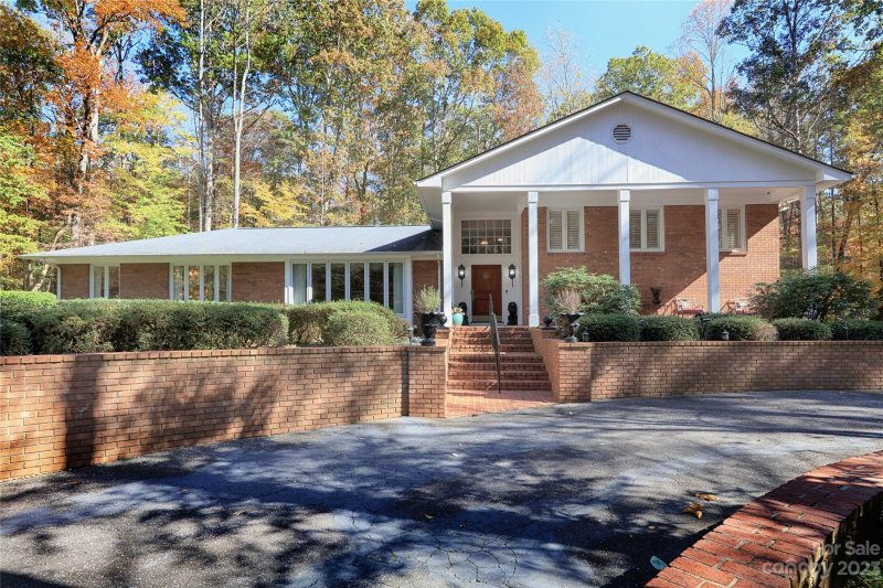 Property image 2 at 519 St Cloud Drive, Statesville, NC 28625