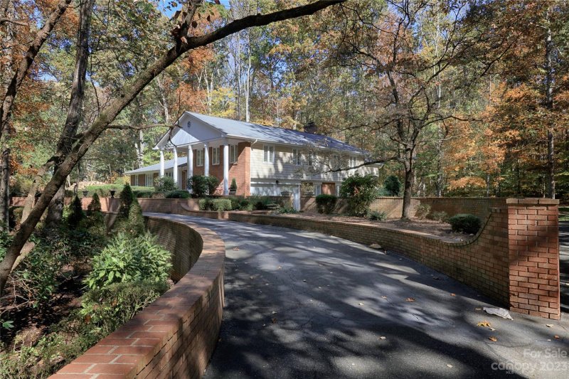 Property image 3 at 519 St Cloud Drive, Statesville, NC 28625