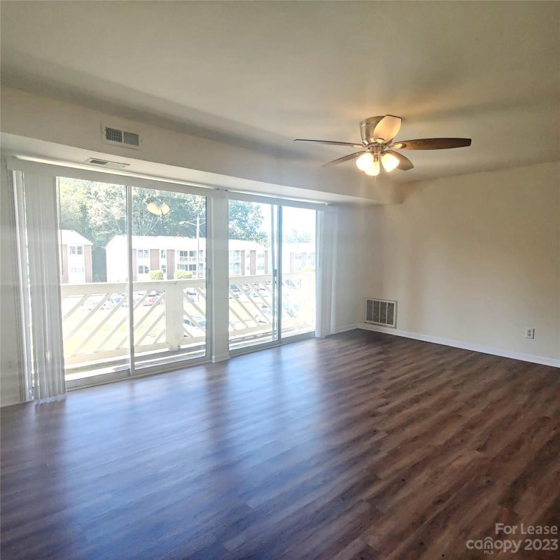 Property image 3 at 9500 Shannon Green Drive, Charlotte, NC 28213