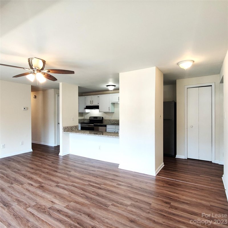 Property image 4 at 9500 Shannon Green Drive, Charlotte, NC 28213