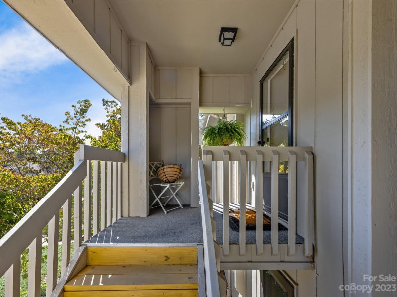 Property image 3 at 406 Abbey Circle, Asheville, NC 28805