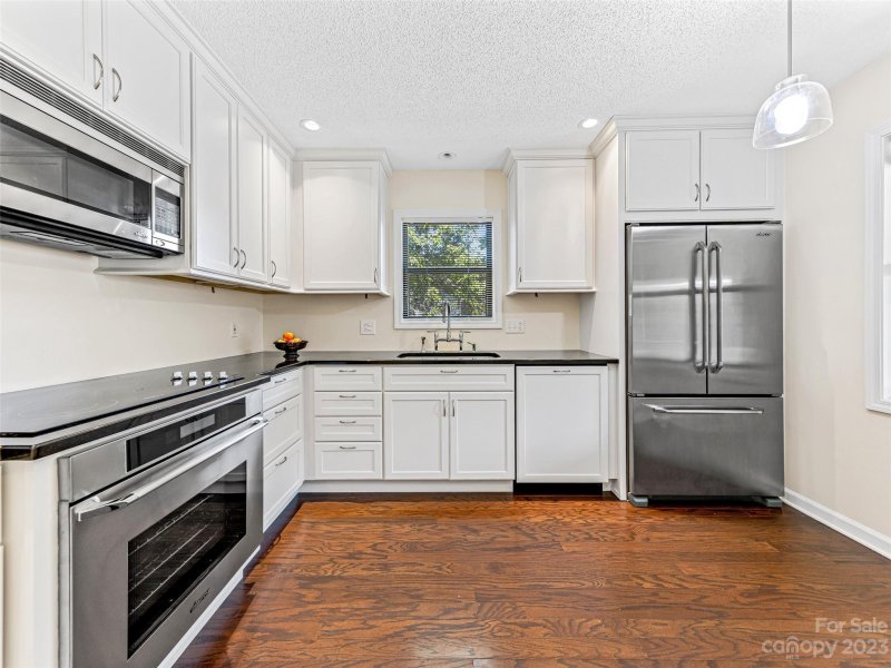 Property image 5 at 406 Abbey Circle, Asheville, NC 28805