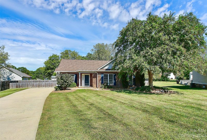 Property image 2 at 1690 Chamberland Court, Rock Hill, SC 29732