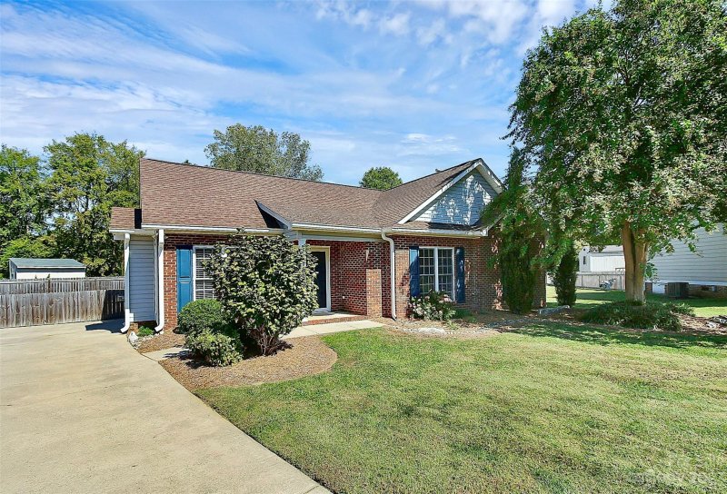 Property image 3 at 1690 Chamberland Court, Rock Hill, SC 29732