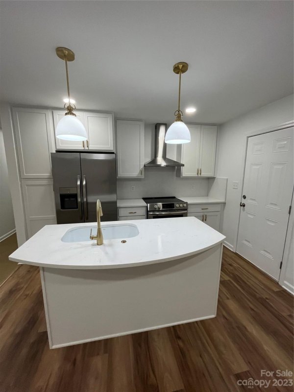 Property image 3 at 2700 Ravencroft Drive, Charlotte, NC 28208