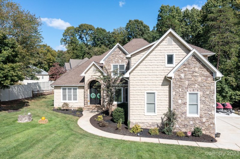 Property image 4 at 127 Gannett Road, Mooresville, NC 28117