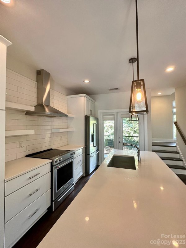 2826 Youngblood Street