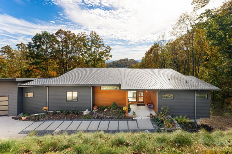 Property image 4 at 10 Katies Ridge Drive, Asheville, NC 28804