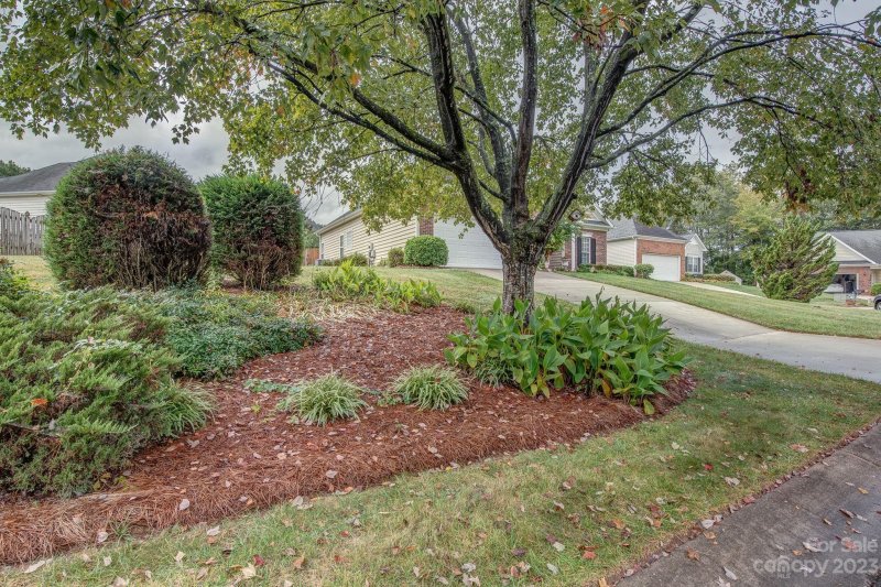 Property image 2 at 1621 Iverness Court, Gastonia, NC 28056