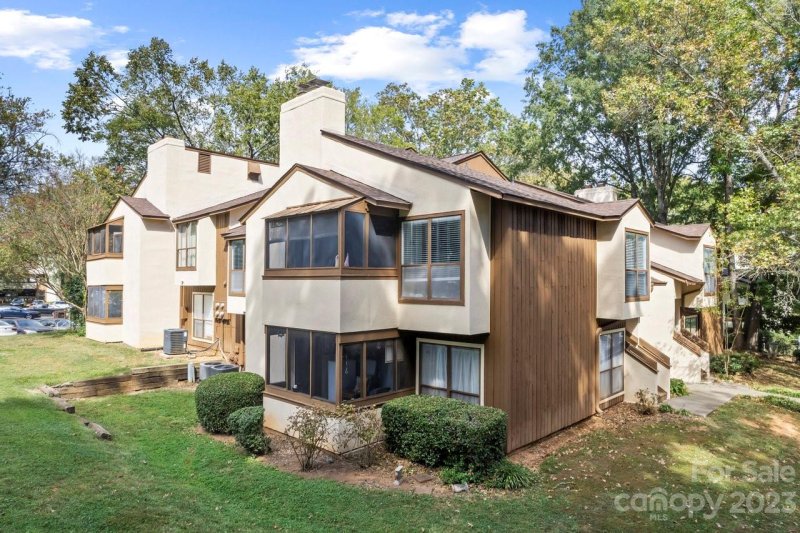 Property image 2 at 7230 Winery Lane, Charlotte, NC 28227