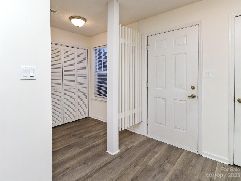 Property image 5 at 2908 Iron Gate Lane, Charlotte, NC 28212