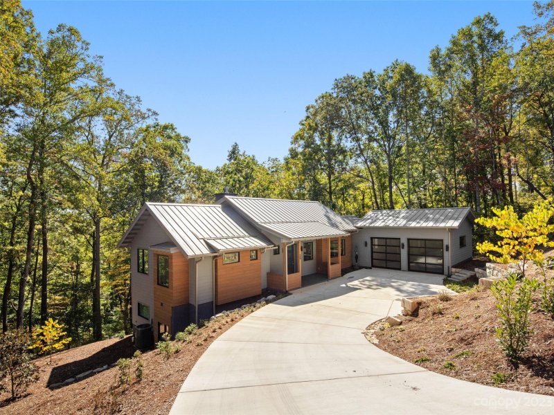 Property image 2 at 26 Hickory Top Lane, Asheville, NC 28805