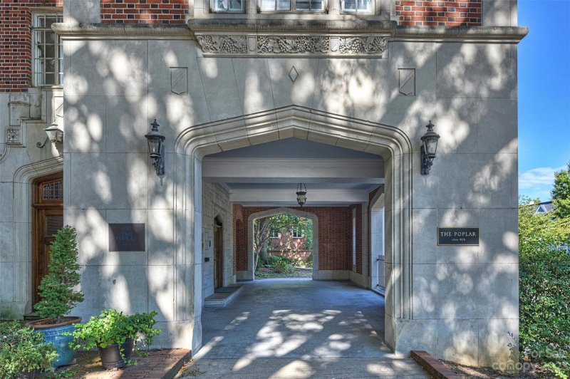 Property image 2 at 301 10th Street, Charlotte, NC 28202