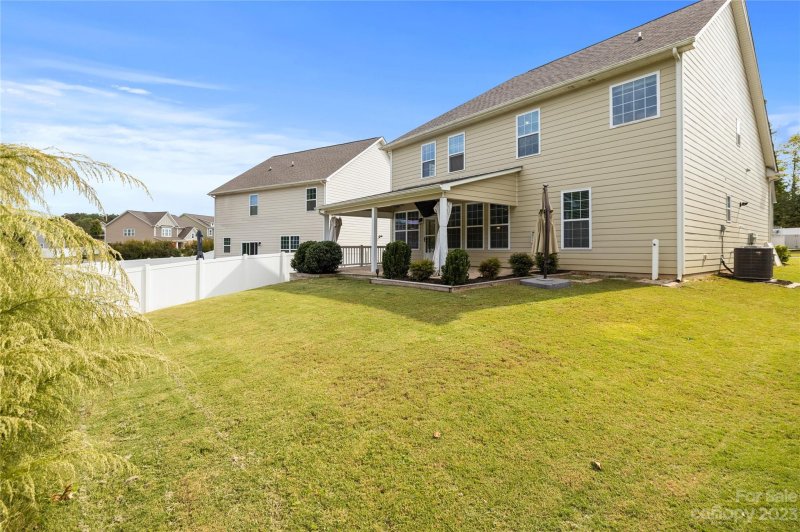 Property image 3 at 3934 Lake Breeze Drive, Sherrills Ford, NC 28673