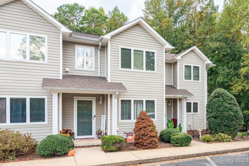 Property image 2 at 3237 White Oak Court, Claremont, NC 28610