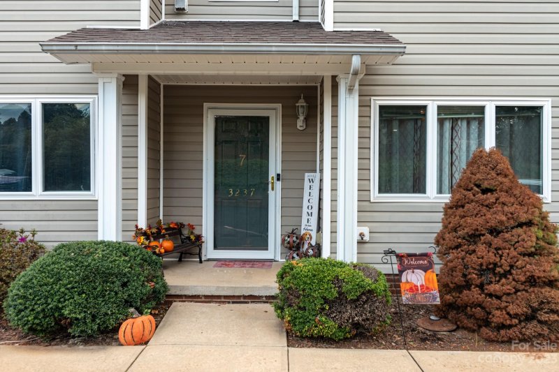 Property image 3 at 3237 White Oak Court, Claremont, NC 28610