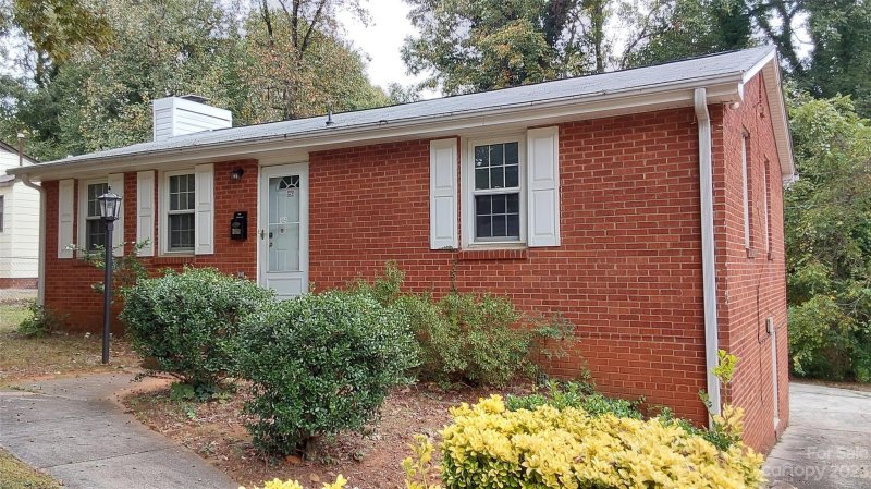 Property image 4 at 2914 Ravencroft Drive, Charlotte, NC 28208